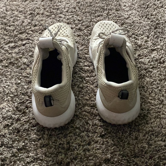 Adidas AlphaBounce size 8.5 - Picture 4 of 4